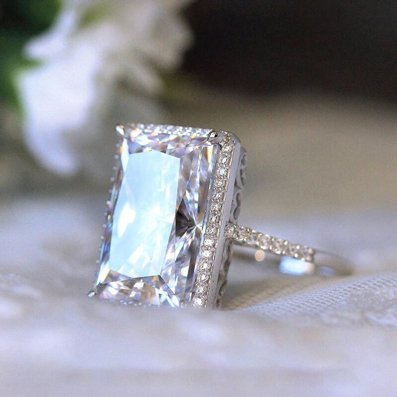 Bright Rectangular Eye-catching Ring