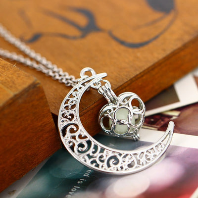 Glowing Silver Plated Chain Necklace