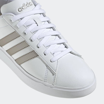 Adidas Women's Sneakers 7.5 White/Platin, Metallic/Platin, Metallic